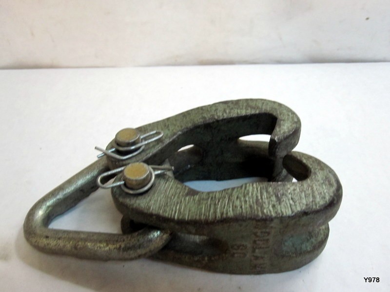 MO CLAMP Double Looper Grabs bumpers or panels.