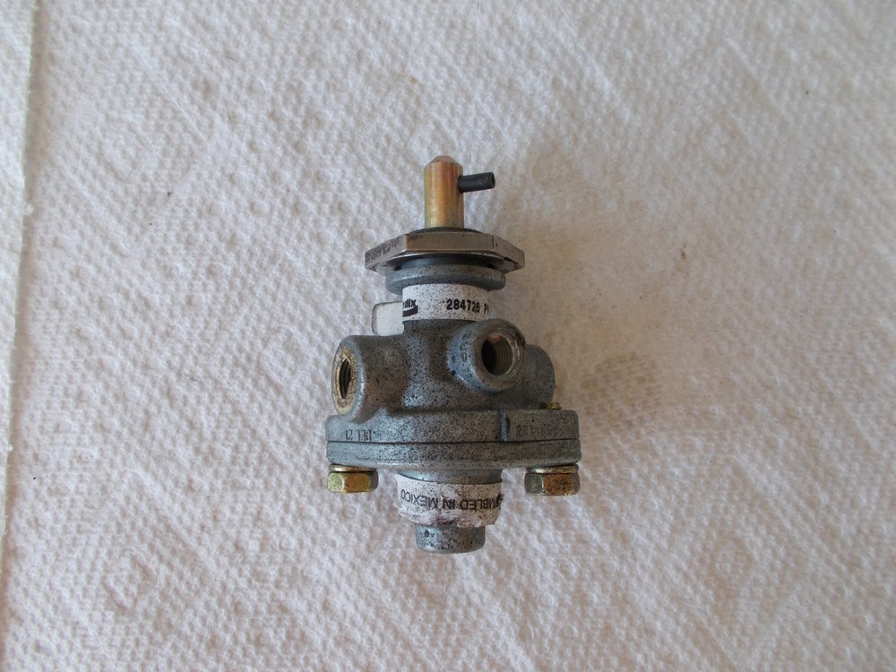 Good Used Bendix Push/Pull Valve # 284726