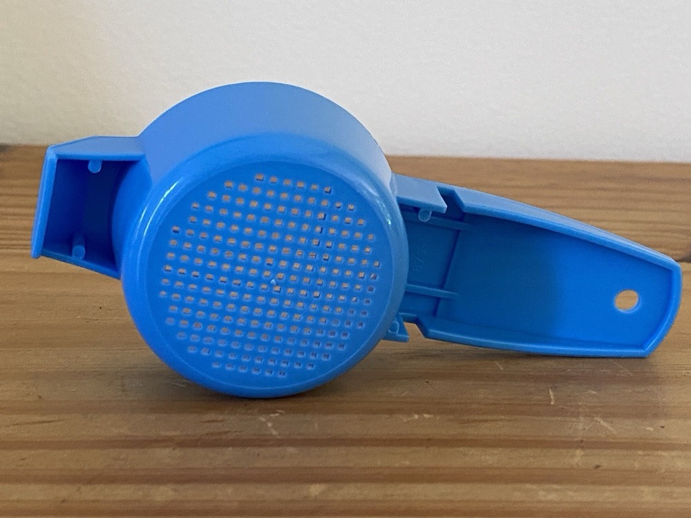 Tupperware Mini Sifter Strainer #879-8 Blue Small Tea Strainer 4.75" Long