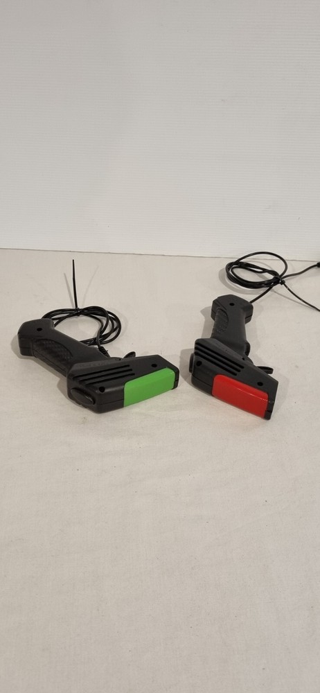 Autorama Fast Track Estrela 2 X Remote Controls