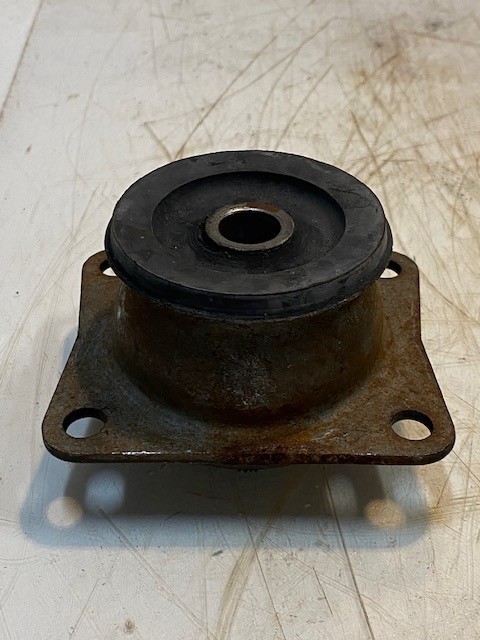 Barry Controls Resilient Engine Mounting Rubber Cab Mount 16mm Bore 4" Wide