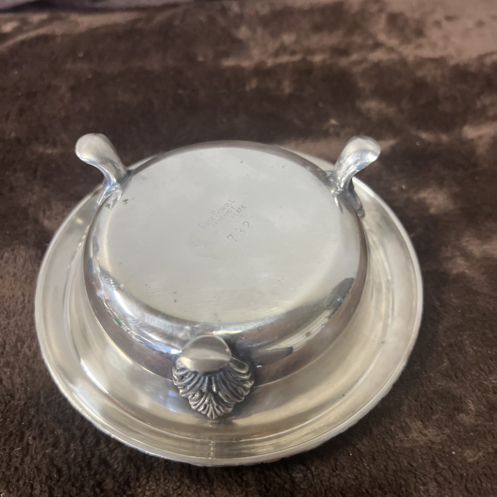 Rose Scroll Benedict Period Plate #7321