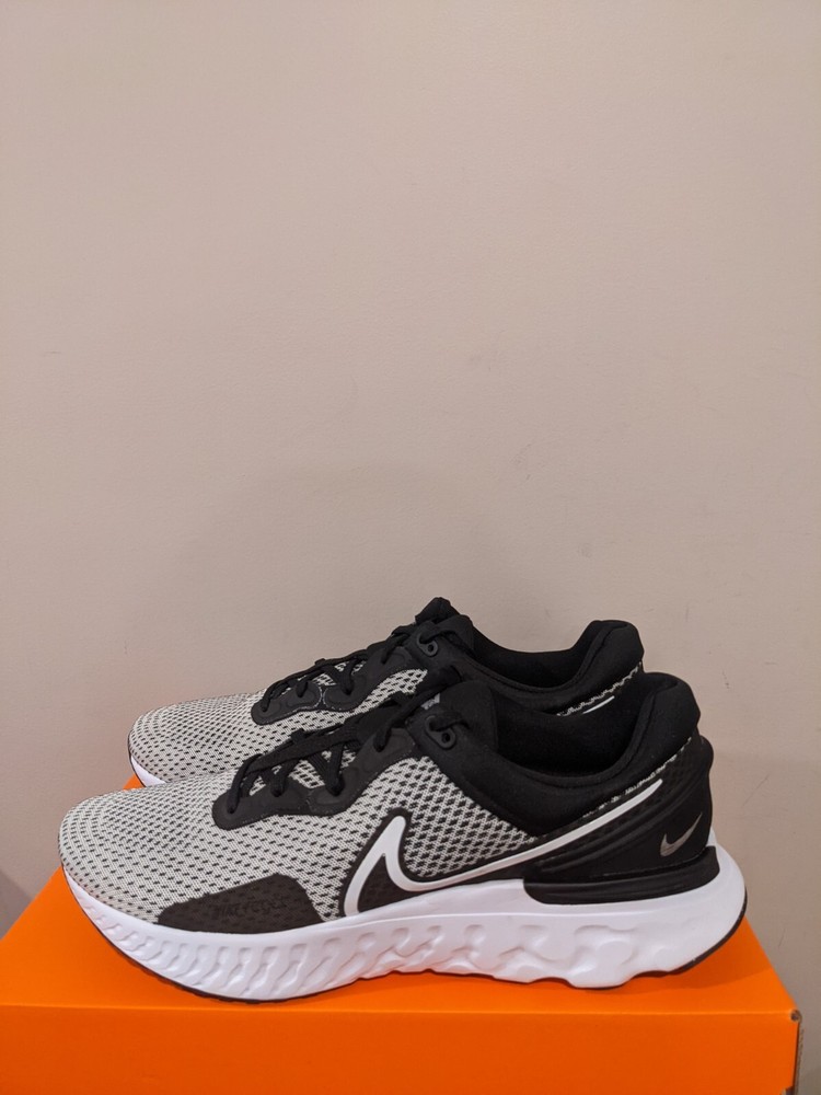 Nike Men's Nike React Miler 3 Sneaker Size 12 NIB