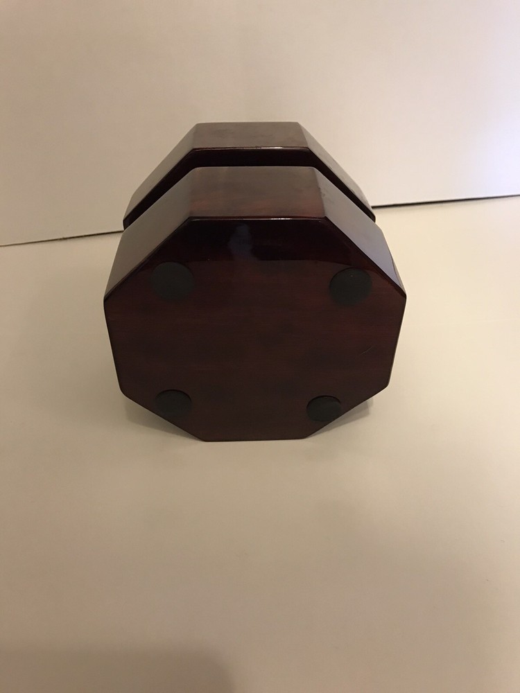 World Clock in Beautiful Wood Case (Excellent Condition)