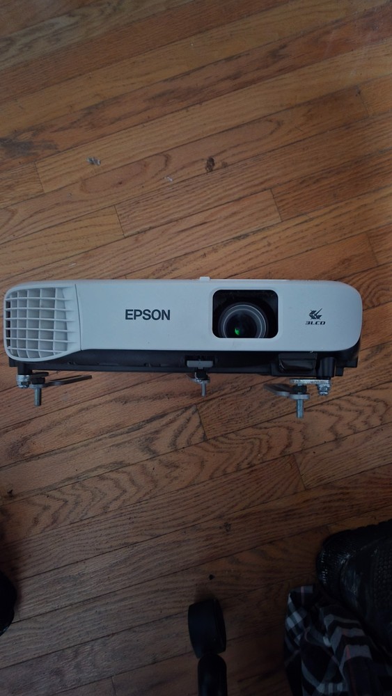 Epson VS350 LCD Multimedia Projector Used in Excellent condition