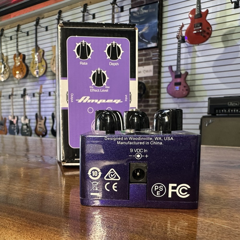 Ampeg Liquifier Analog Chorus Pedal