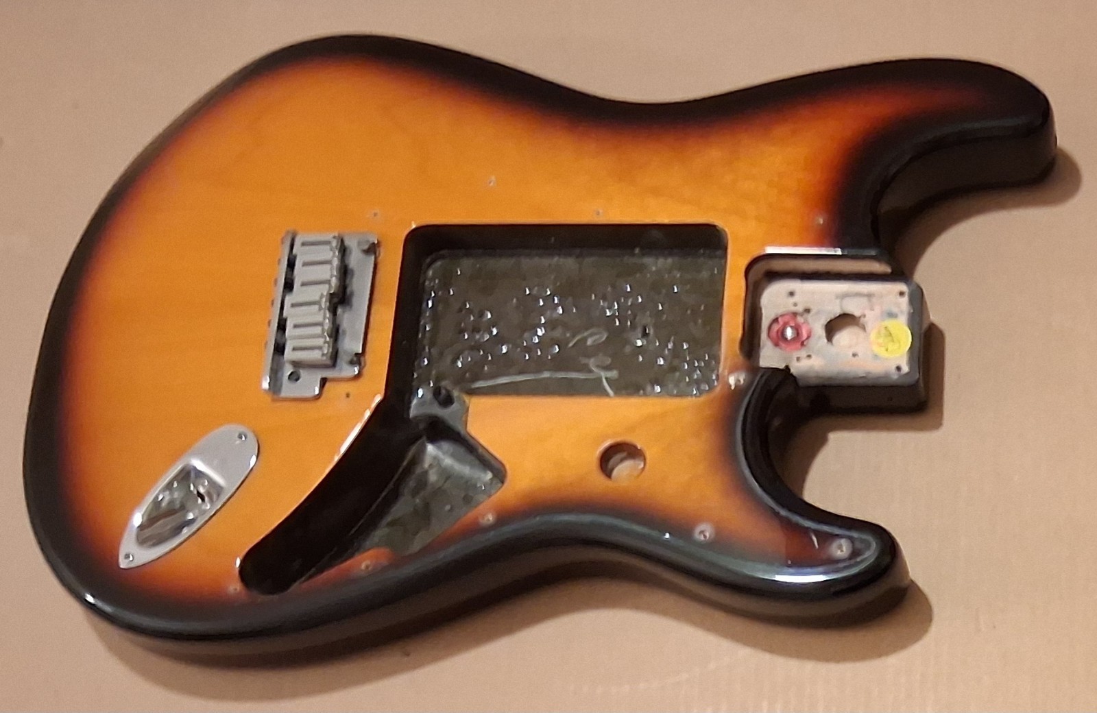 1997 Fender American Standard Stratocaster body Sunburst Strat guitar w/ bridge