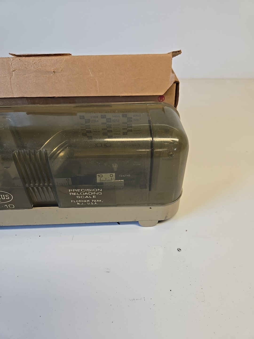 OHAUS Model 10-10 Reloading Balance Beam Scale (In Original Box)