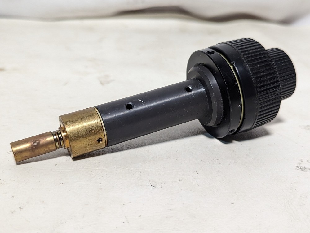 Microscope fine focus control as pictured