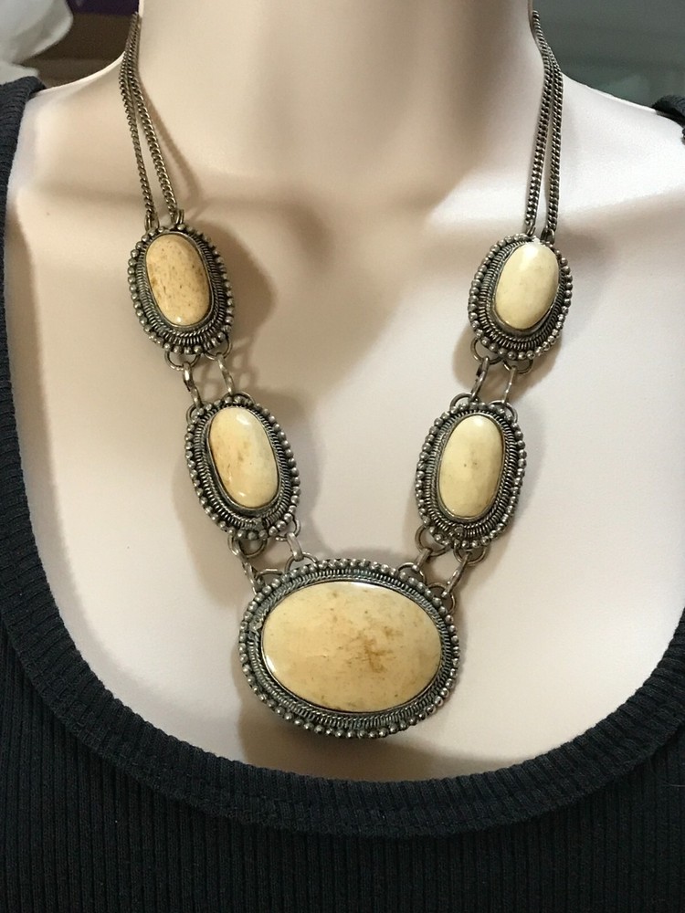 Southwestern Light Beige Stone 20" Necklace w/ Hook Closure Alpaca Silver?