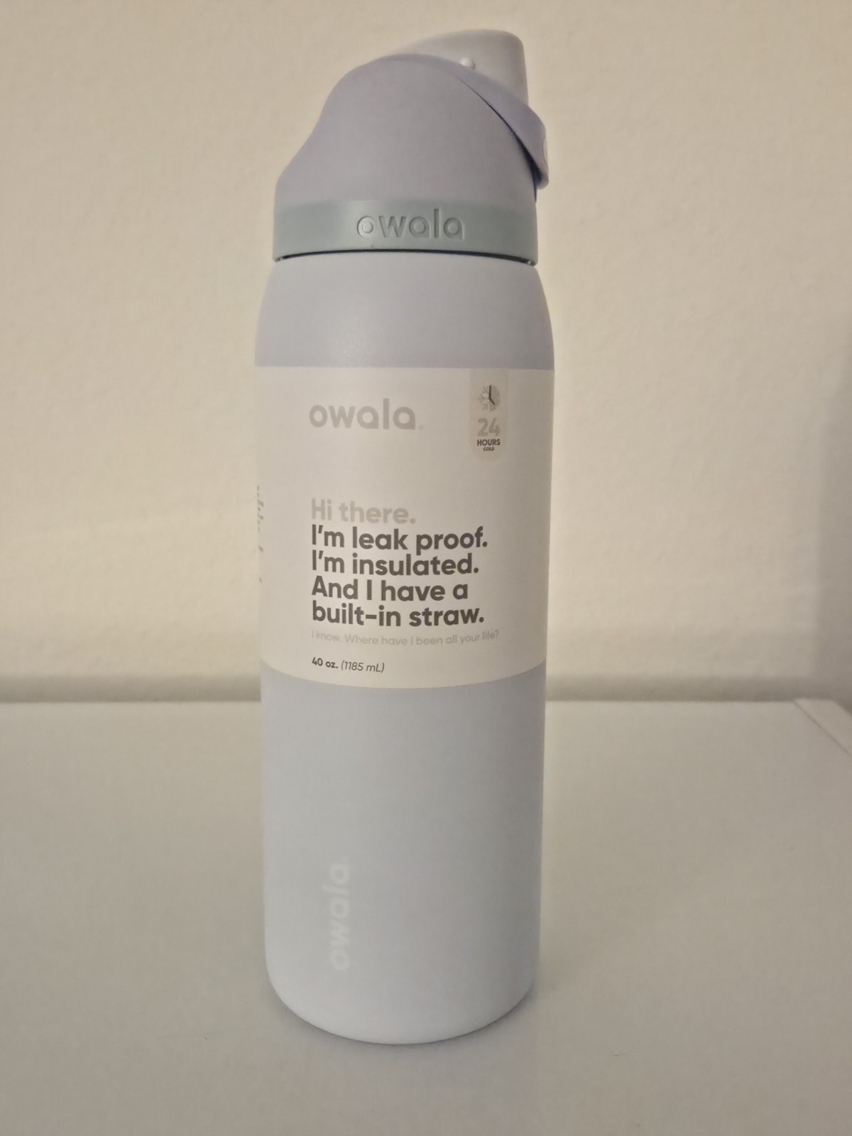 Owala FreeSip Stainless Steel Water Bottle / 40oz / Color: Open Air