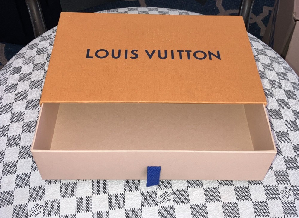 Authentic LOUIS VUITTON Drawer Style Empty Box 9 "x 5.75" x 2.25".
