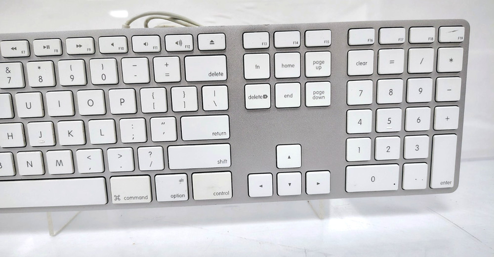 Apple A1243 Wired USB Keyboard Fully Functional
