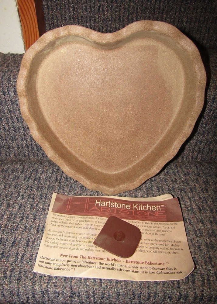 Hartstone pottery large heart shape baking stone dish