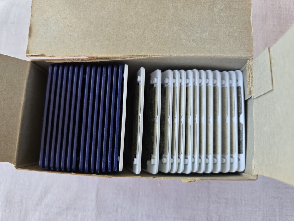 AGFACOLOR DIA-RAHMEN SLIDE FRAMES, 30 slide holders Extra Thin 24/36