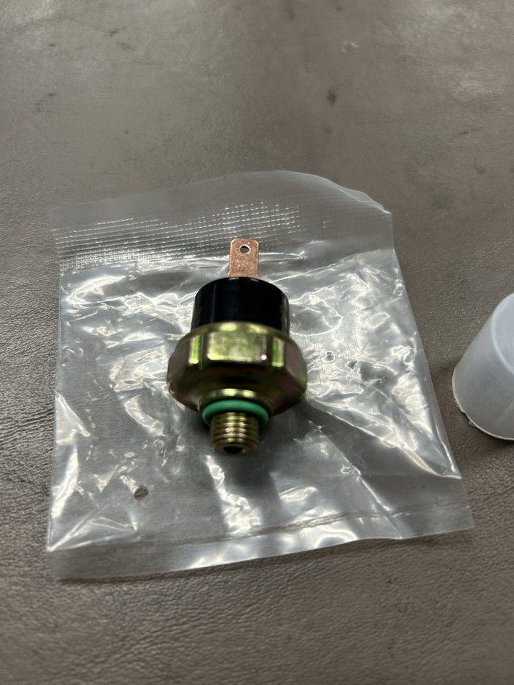 Universal R134a Male Binary Pressure Switch 3/8-24 O Ring