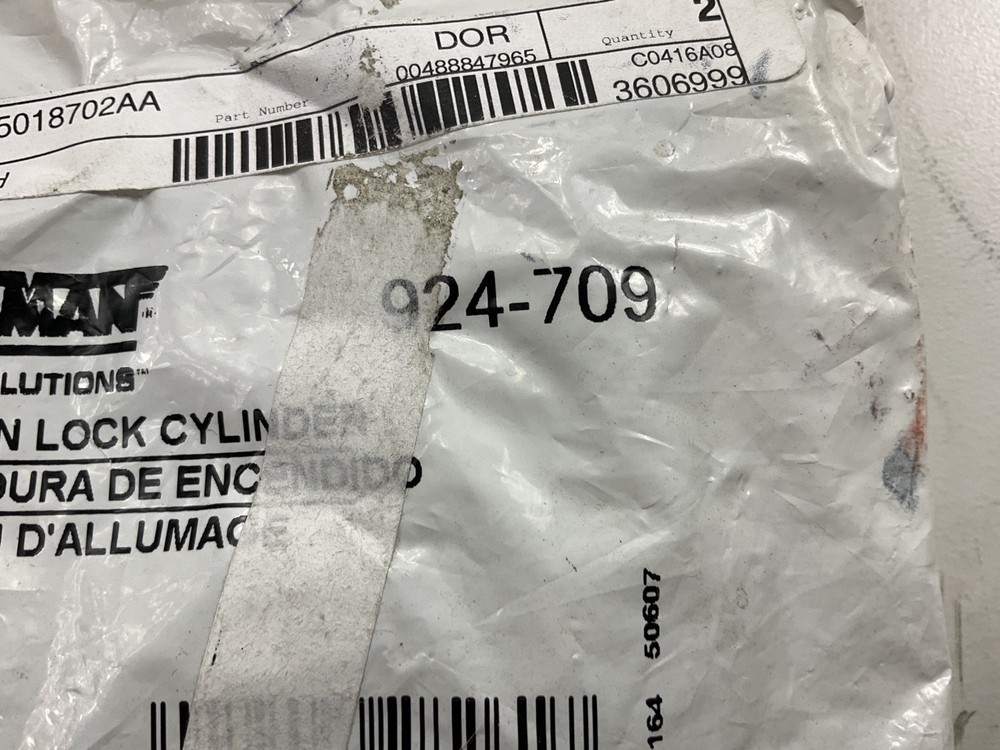 Dorman 924-709 Ignition Lock Cylinder W/ 2 Keys