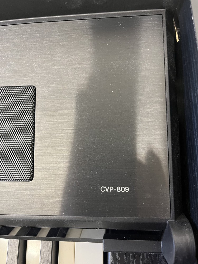 Yamaha Clavinova CVP809 piano