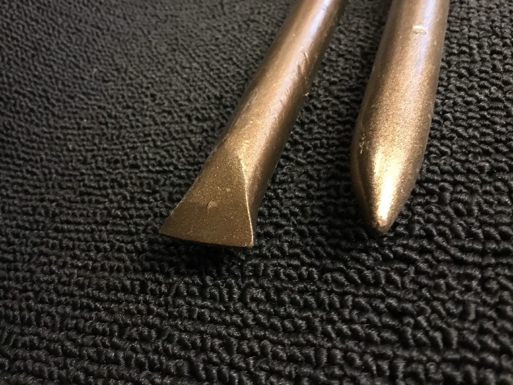HILTI CHISEL SDS MAX SET FLAT 1" AND POINTED 10-1/2", PREOWNED, FAST SHIP