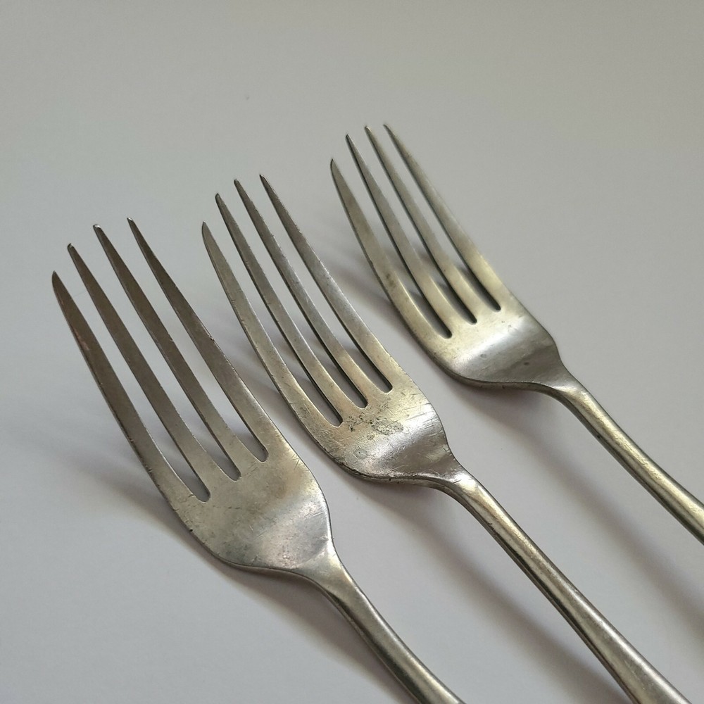 3 Dinner Forks Silverplate Flatware Maker??