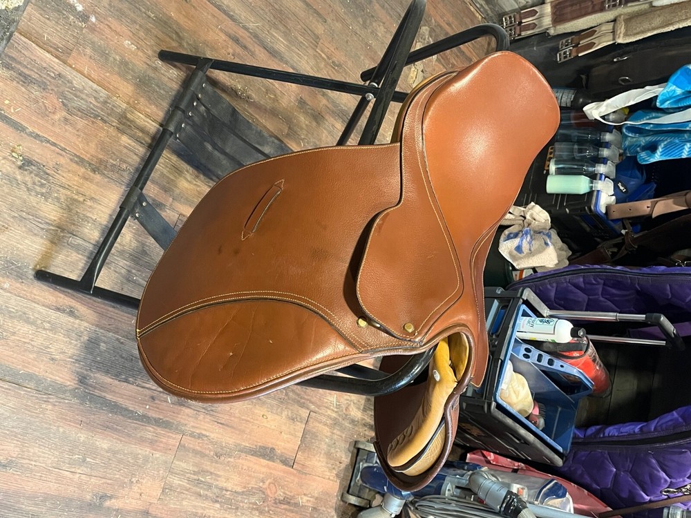 Hunter Jumper Saddle - 18 Inch