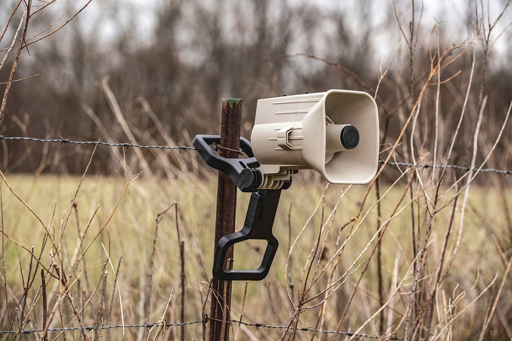 FOXPRO X24 American Made Electronic Predator Call Remote Operated and Program...