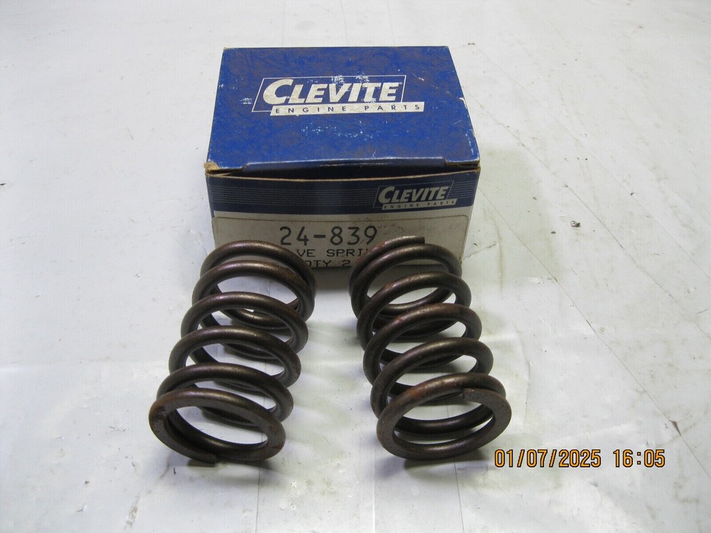 2 Engine Valve Springs Clevite 24-839 (2 pack)