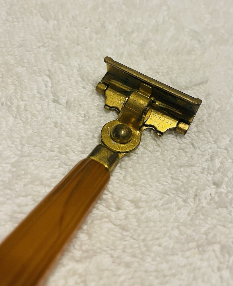Vintage Schick Injector Razor: DeLuxe Model E2, Carmel Bakelite Handle