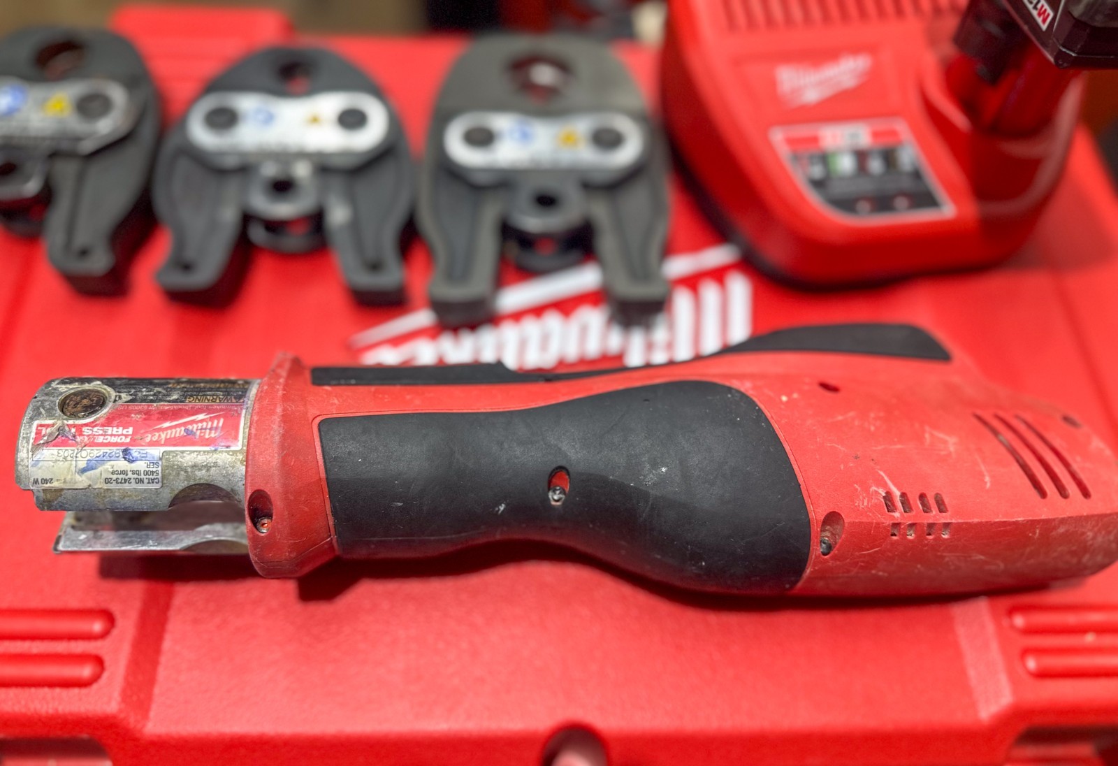MILWAUKEE M12 FORCE LOGIC PRESS TOOL KITH WITH JAWS M/2473-20