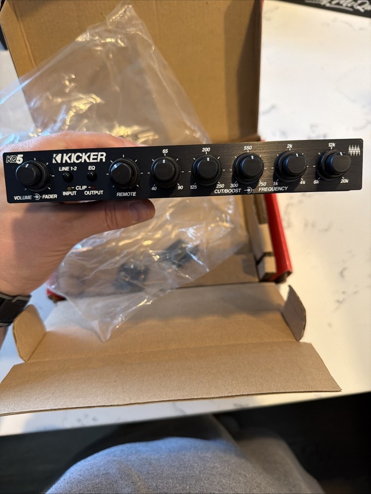 CLASSIC KICKER KQ5 5-BAND PARAMETRIC EQUALIZER AND PRE-AMP NEW