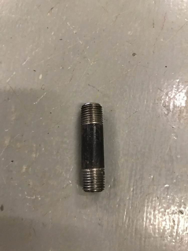 MALLEABLE BLACK NIPPLES 1/4' X 2 (25)