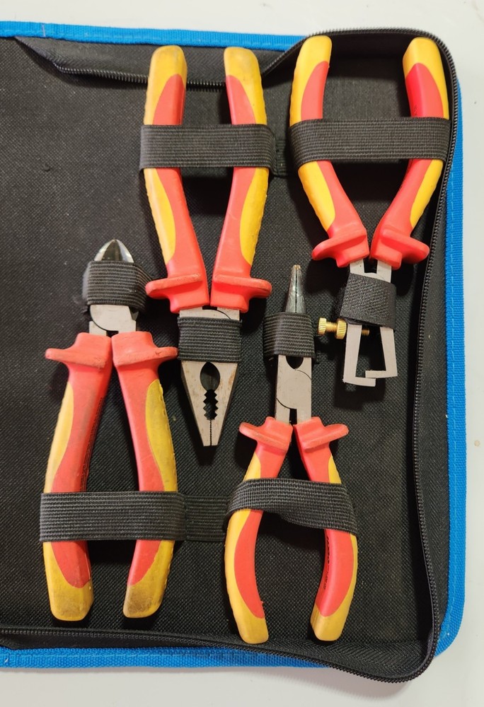 JONARD TOOLS Insulated Tool Kit: Insulated, 11 Total Pcs, Tool Case