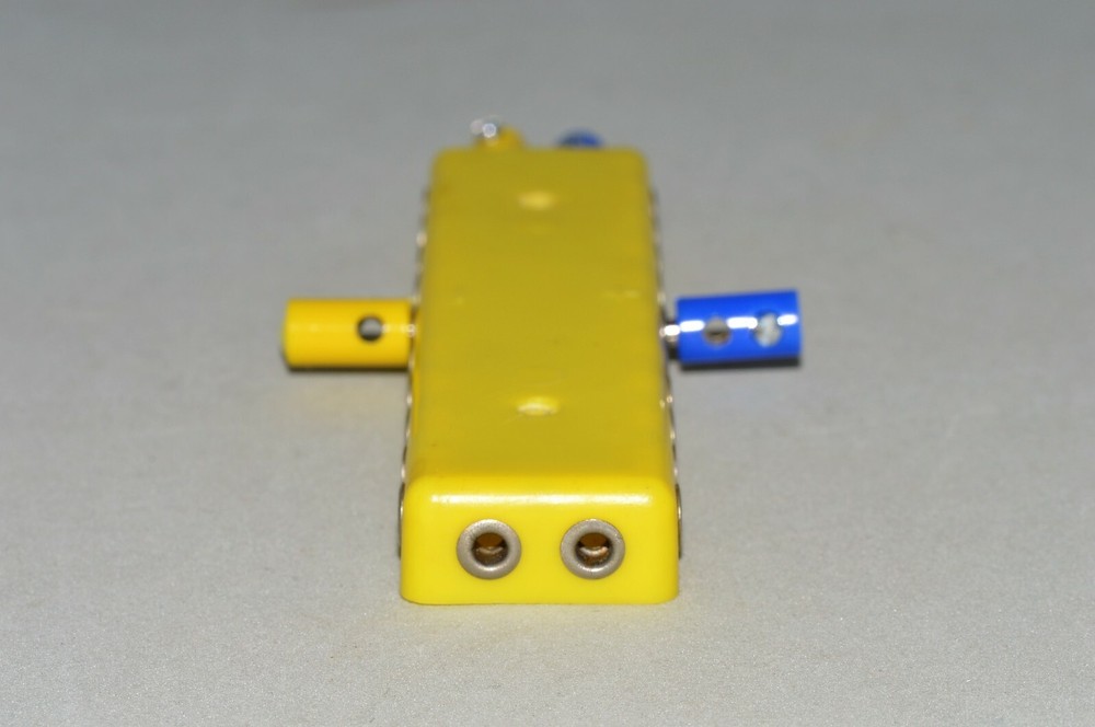 HO N Z Scale Yellow 10 Socket Distributor Plate