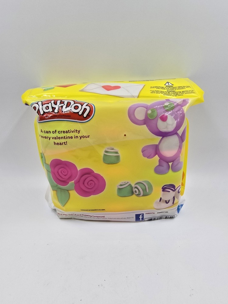 Play-Doh Valentines Bag - Includes 15 Assorted Colors 1 Oz Each
