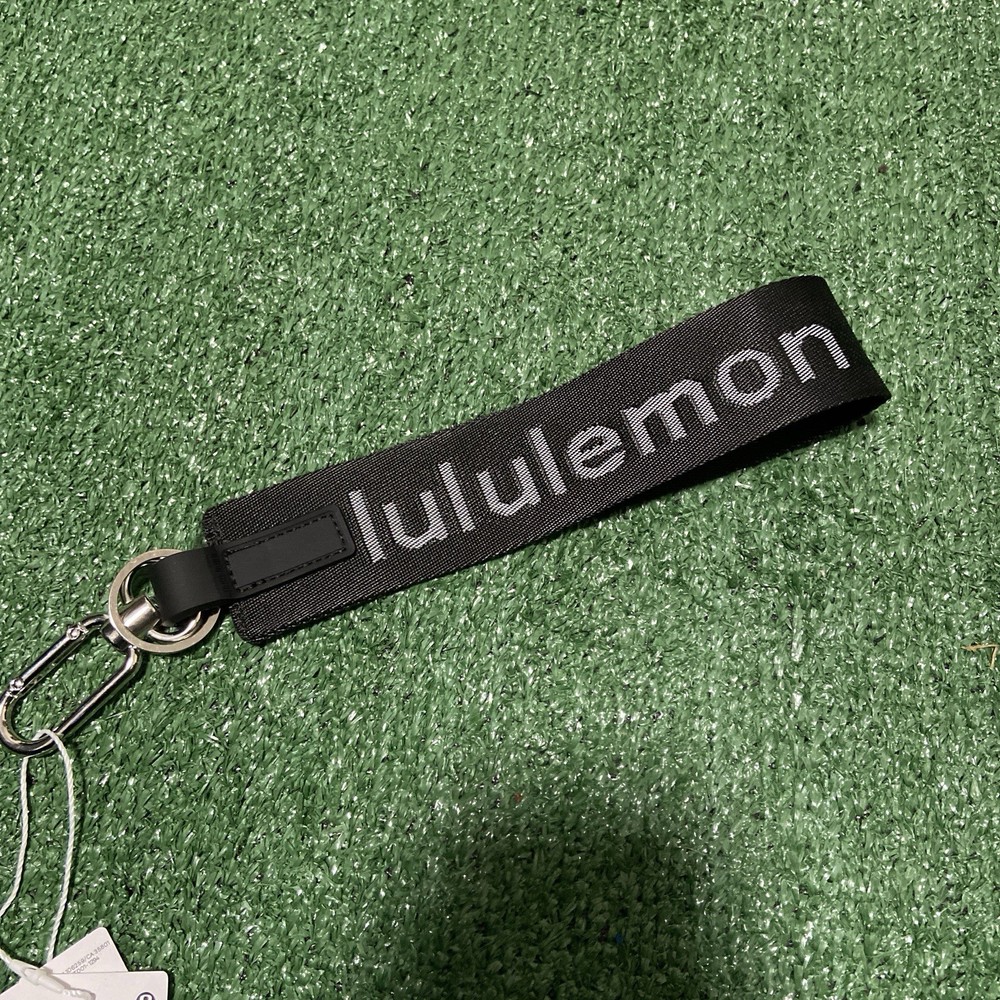 Lululemon Never Lost Keychain Black/Gray