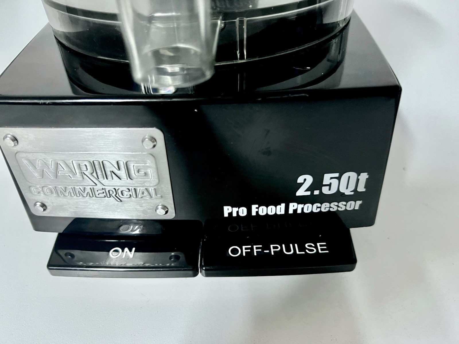 Waring Commercial WFP11SW 2.5 Qt Food Processor - LiquiLock Seal 3/4 HP Motor