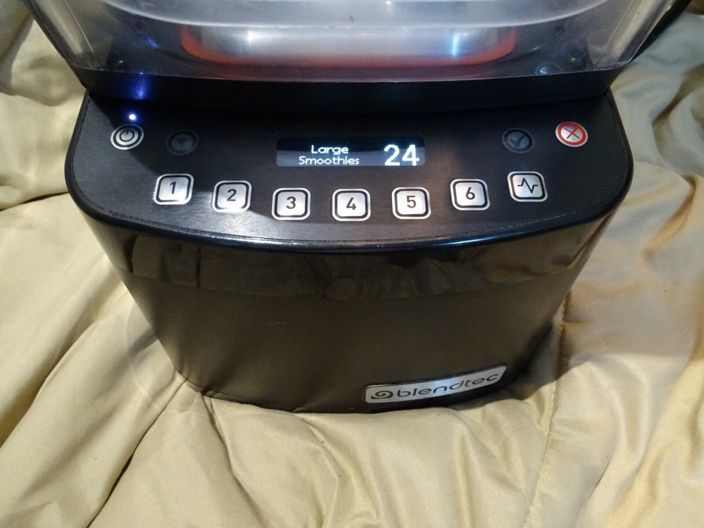 Blendtec Stealth 885 Black CQB1 Quiet Commercial Blender USB Programable