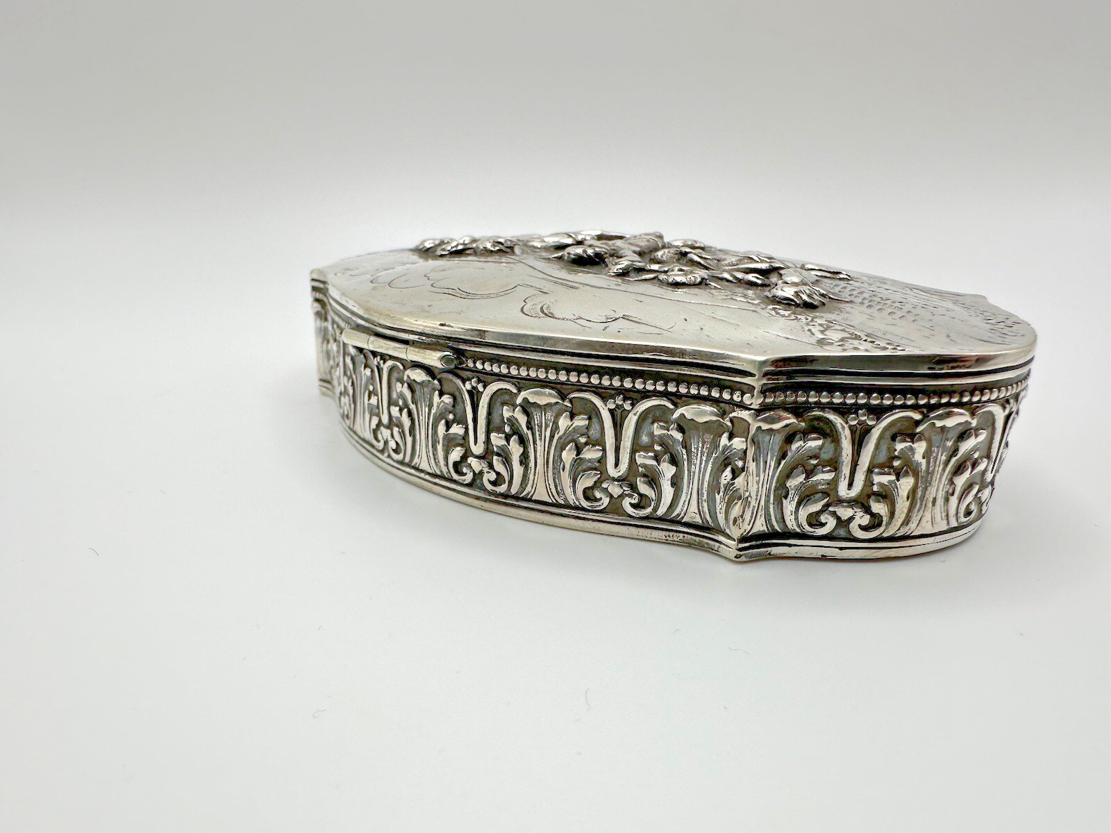 ANT 1600s Augsburg German / Hanau 800 Silver Cherub Repousse Jewelry Casket 157g