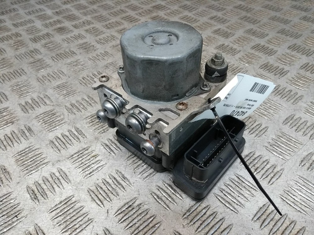 2011 BMW S1000RR  ABS Pump 7726145