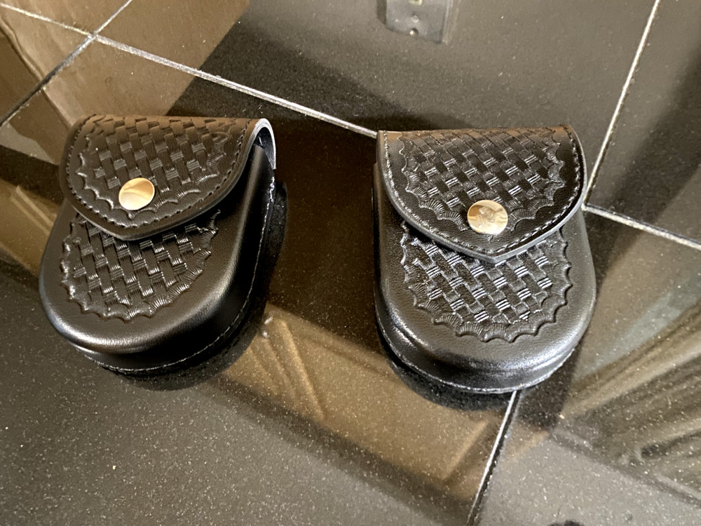 Safariland Model 90 Handcuff Pouch