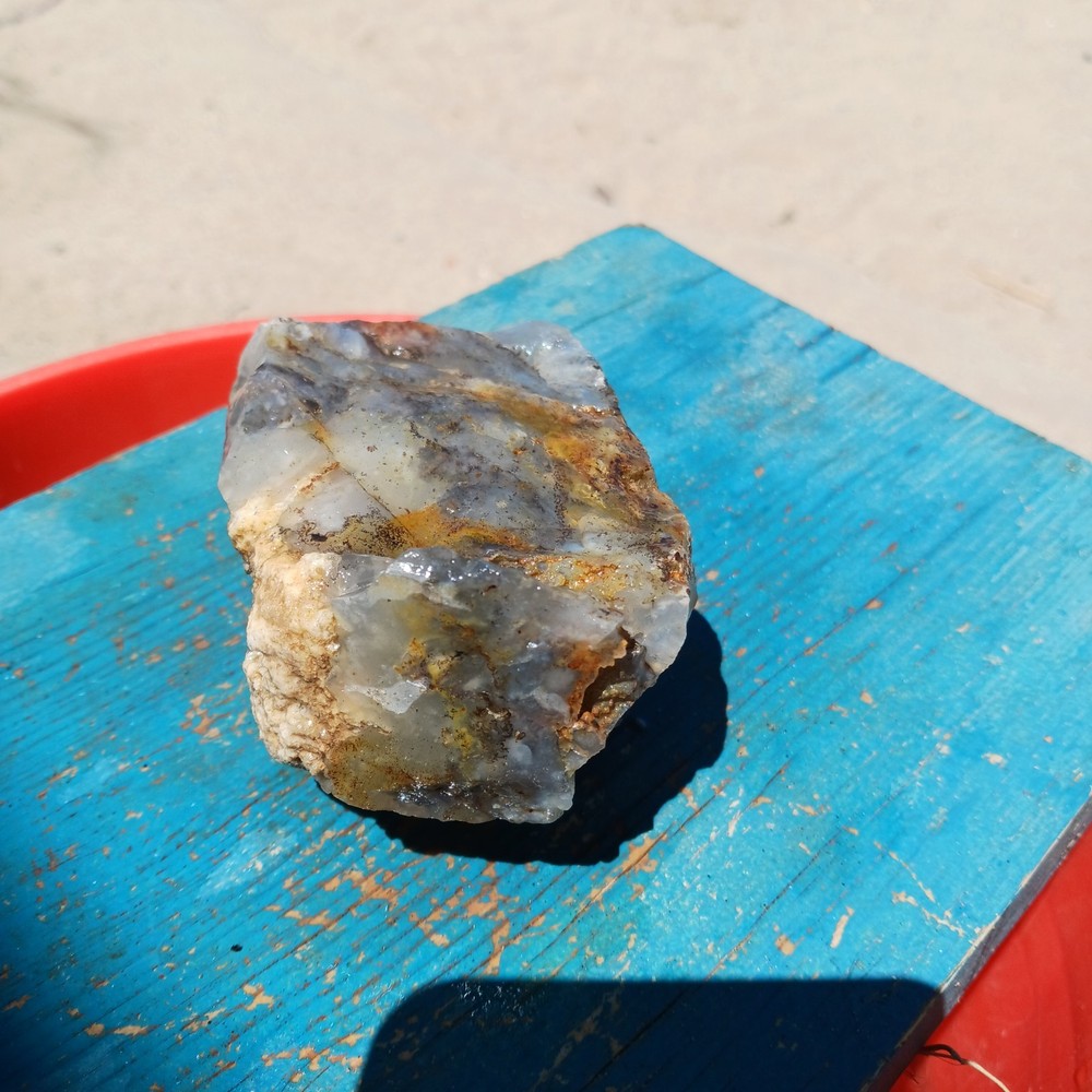 Blue Agate Potential For Slabbage And Cabbage Is Prevalent