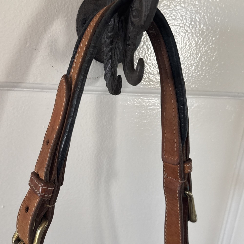 Dooney & Bourke Gorgeous Drawstring Shoulder Bag - Stylish and Authentic