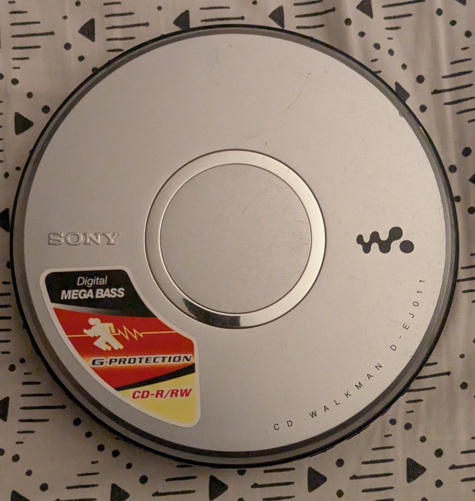 Sony D-EJ011 CD Walkman Portable CD Player Discman Silver Tested Working