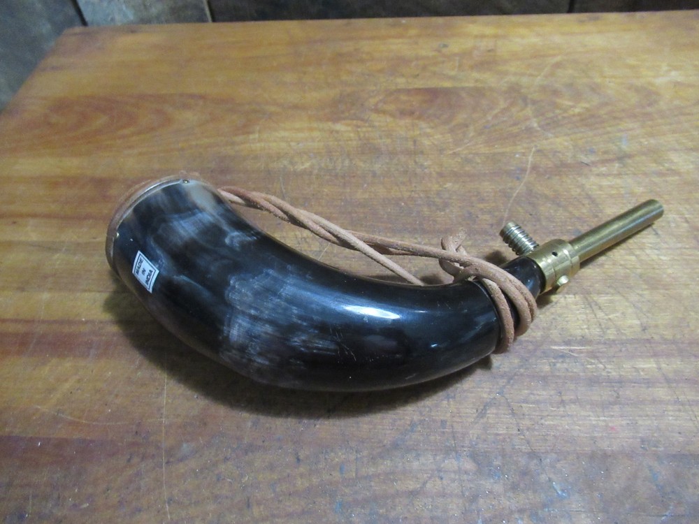 Black Powder Horn w/Leather Strap