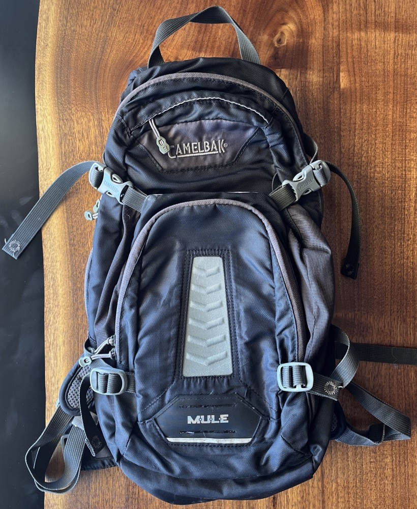 Camelbak MULE Backpack M.U.L.E Black Gray Good Condition Hiking Outdoors Pack