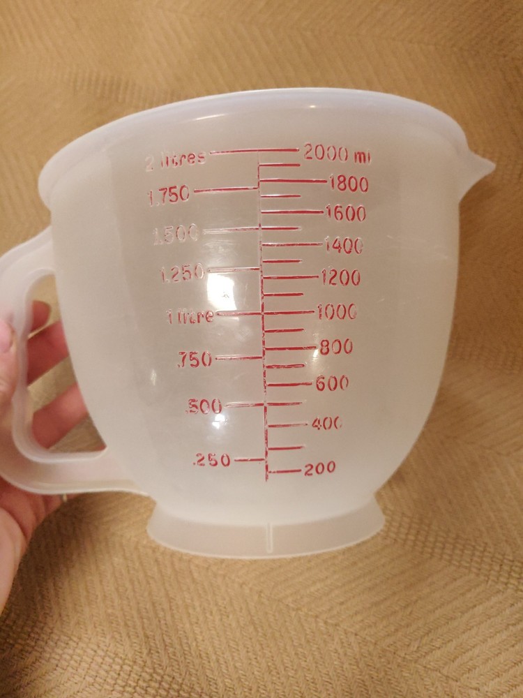 Tupperware 8 cup Measuring Pitcher No Lid