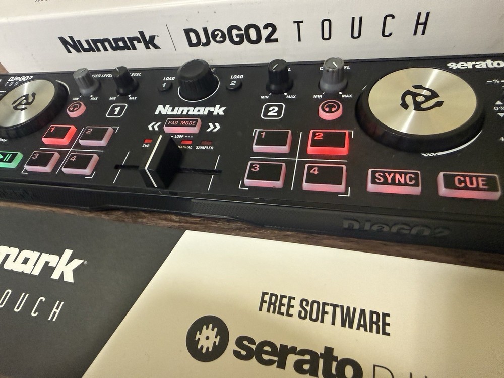 CONTROLLER DJ NUMARK DJ2Go 2 Touch ( nuovo )