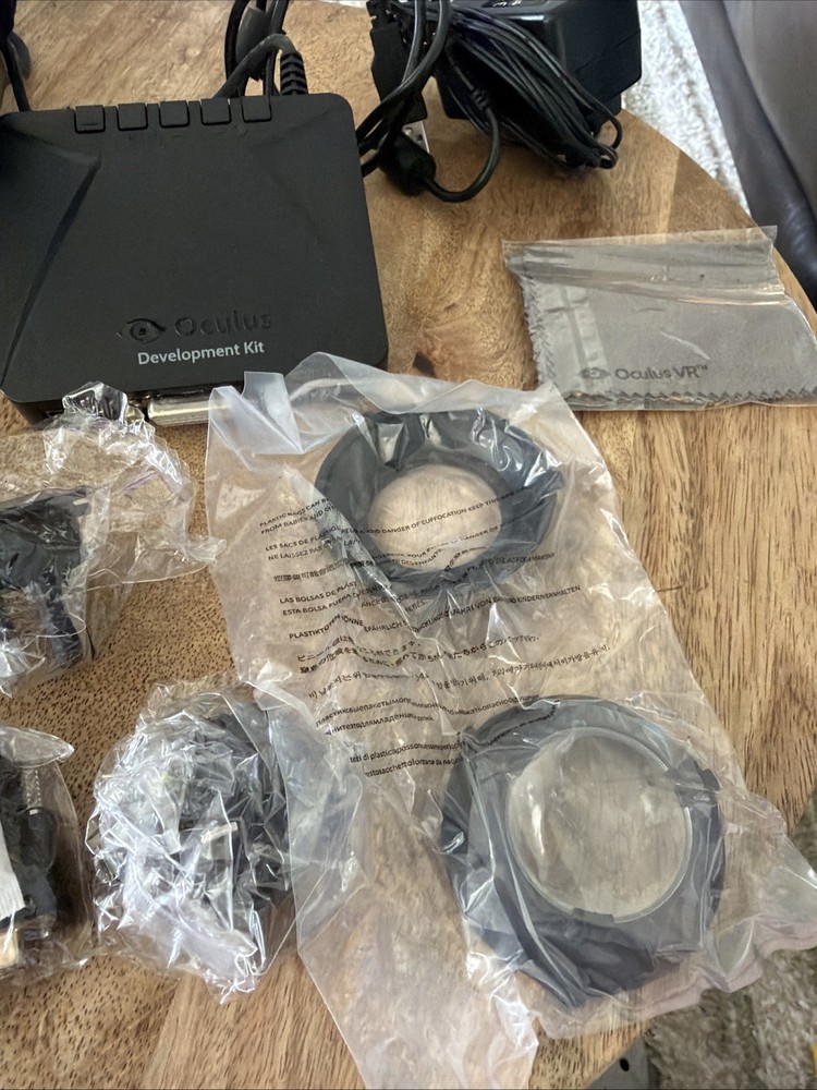 2013 Oculus Rift VR Development Kit #1 1 Virtual Reality Headset DK1 w/ Case