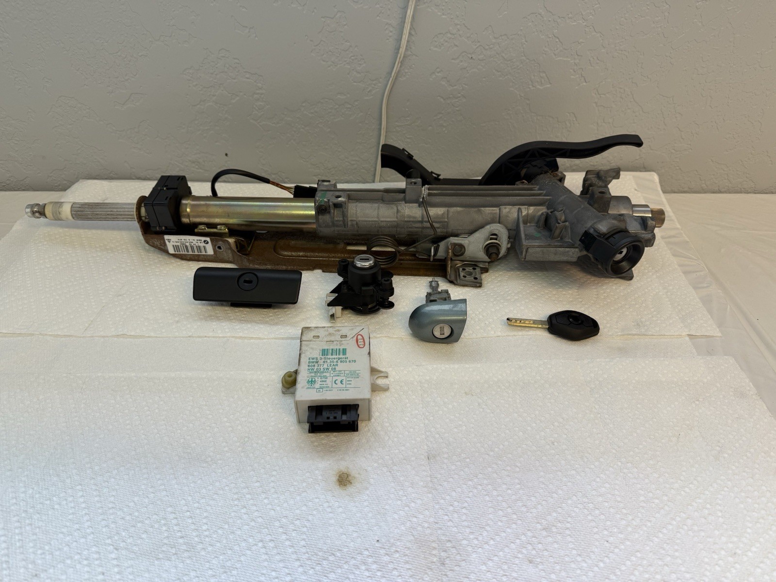 01-05 BMW 330XI E46 - ECU DME / EWS3 Theft Locking Module / LOCK Cylinder W/ KEY