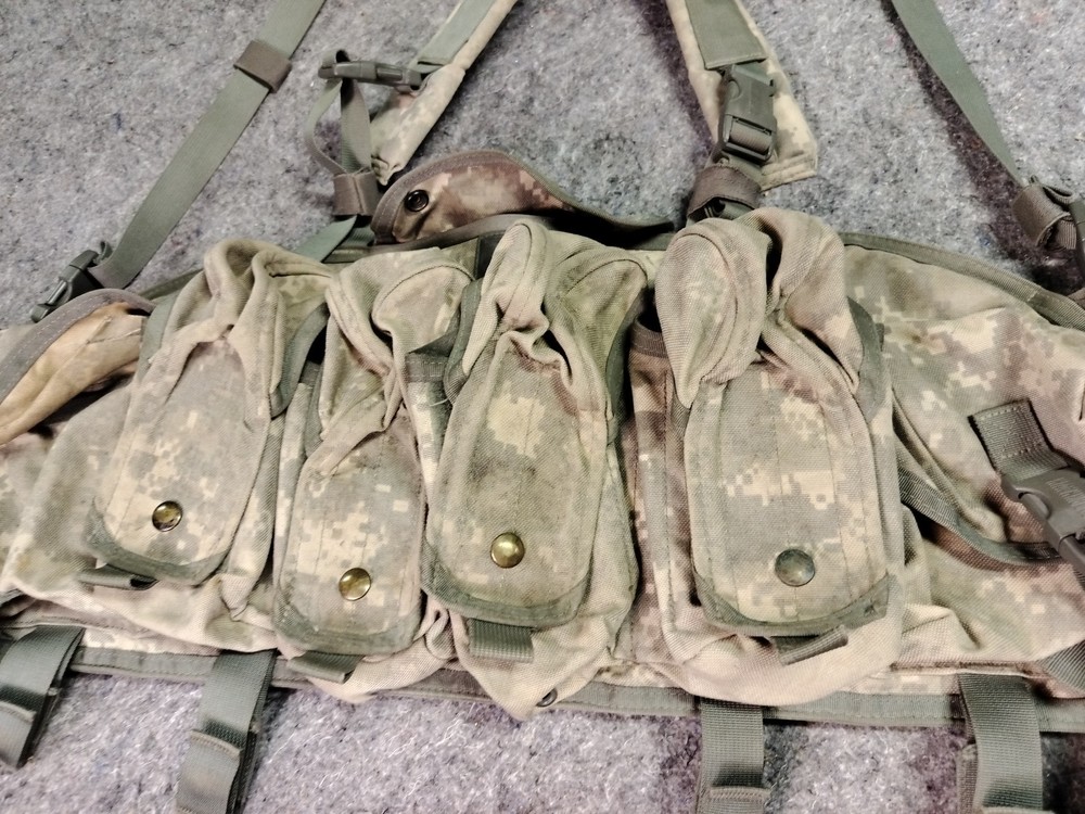 Blackhawk! Commando Chest Rig Digicam Ammo Pouches